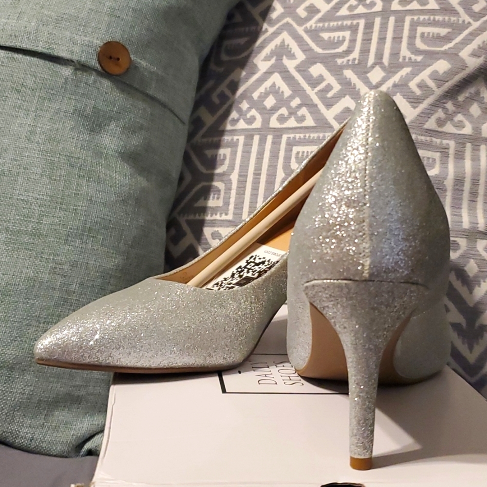 Daily Shoes Silver Glitter size 8.5 bread New heels